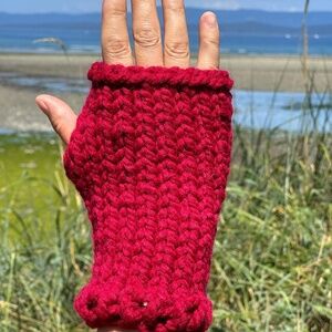 NWT Handknit Fingerless Chunky Wool Gloves ~ Unisex